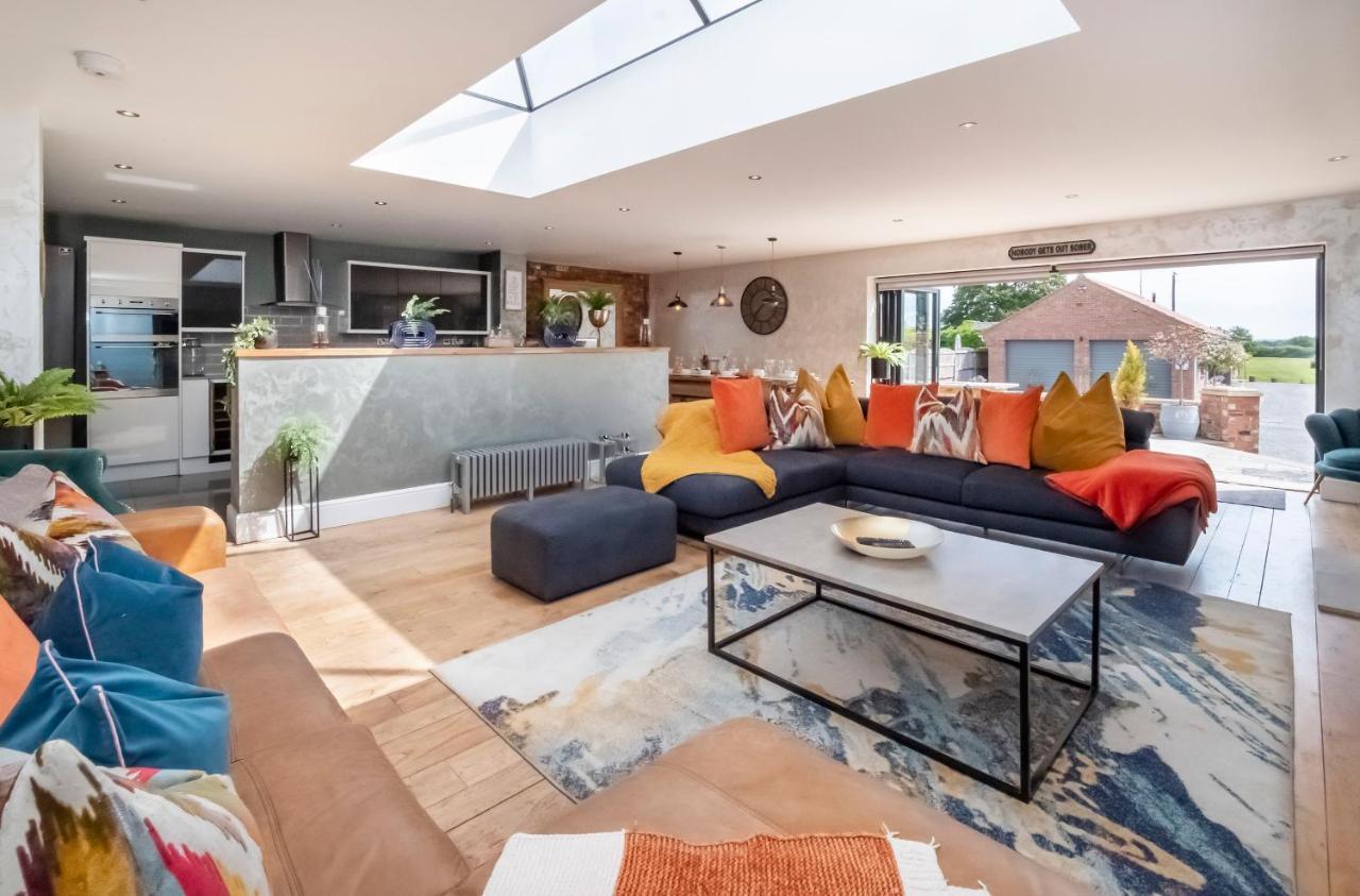 The Stables Luxury House With Hot Tub Lägenhet York Exteriör bild