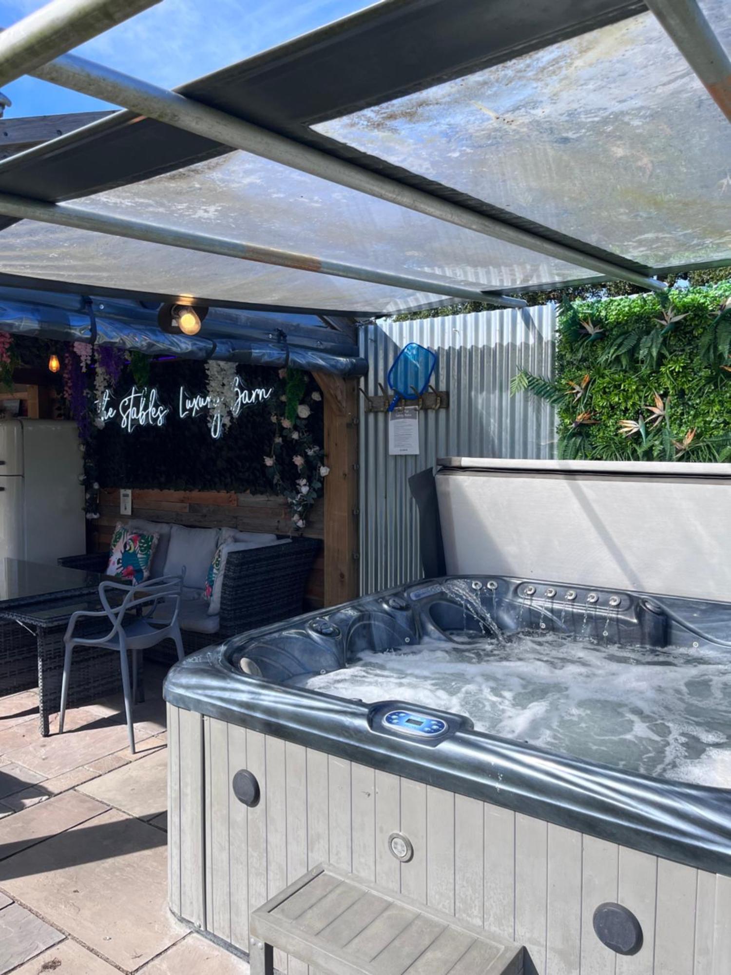 The Stables Luxury House With Hot Tub Lägenhet York Exteriör bild
